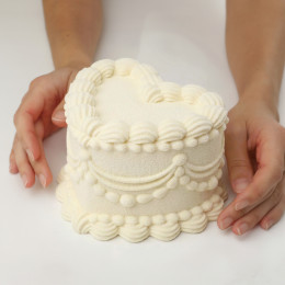 Lambeth Heart Cake silicone mould handmade 1000 ml